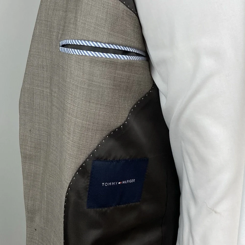 Tommy Hilfiger Men's Sport Coat Blazer Two Button Shark Skin Wool 40R E07979